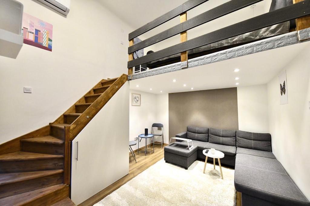 Apartment Cute Gallery Close To The Basilica, Queen *